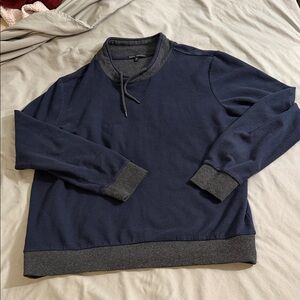 Robert Barakett Navy and Gray Crewneck Sweater